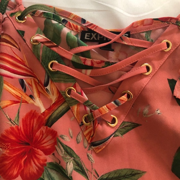 Express cold shoulder top - Picture 3 of 3